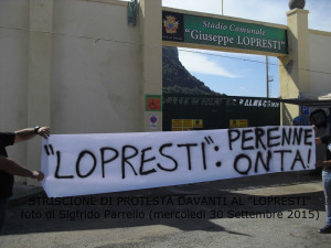 Striscione di protesta esposto davanti al Lopresti