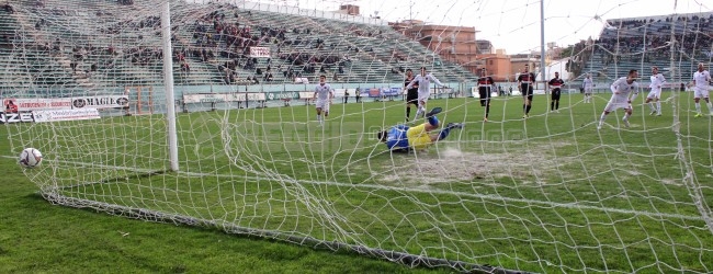 Serie D, playout: pareggio fatale per il Rende di Franceschini, si salva il Castrovillari