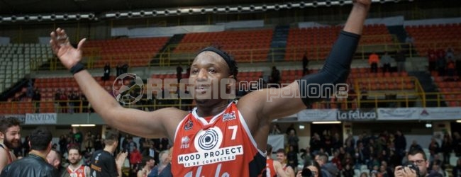 Basket, impresa Pallacanestro Viola: la capolista Taranto cade al PalaCalafiore