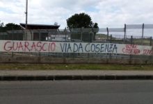 Serie B: a Cosenza scoppia la contestazione contro Guarascio