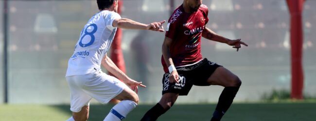Bari-Reggina 1-0, il tabellino: il gol dell’ex punisce gli amaranto