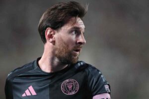 messi riflessivo