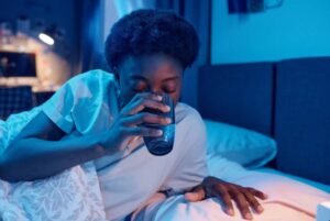 Bere prima di andare a dormire