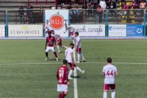 Società contro i propri tifosi