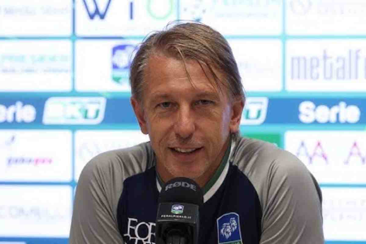 una conferenza stampa di Stefano Vecchi